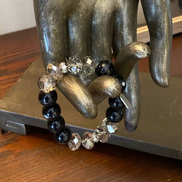 Bead Bracelet - Clear and Black Beads - Picture 5 of 5